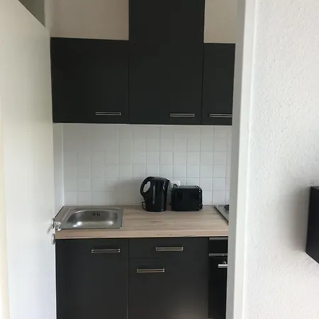 Schickes Mit Parkplatz, 10 Min Zum Flughafen Apartment *