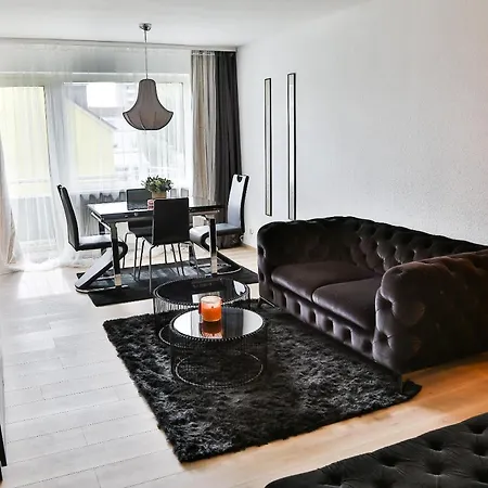 Apartment Schickes Mit Parkplatz, 10 Min Zum Flughafen *